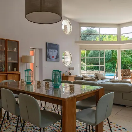Holiday home With Lush Garden In Castelnau-le-Lez
