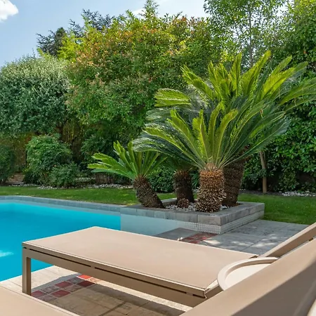 Holiday home With Lush Garden In Castelnau-le-Lez
